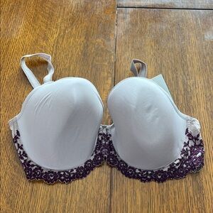 Elegant Lace Trimmed Bra in Lilac and Purple by WACOAL, NWT